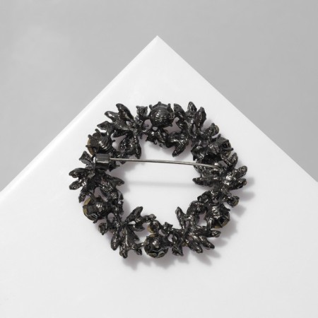Brooch "Wreath" from leaves, purple color in gray metal-1