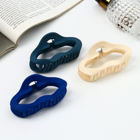Hair crab "Leon" oval of matte geometry, 8.5 cm, mix-4