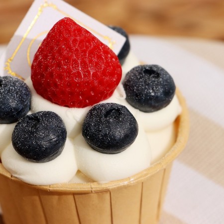Mulyage - Magnet "Muffin with Strawberry" 6x6x8cm-3