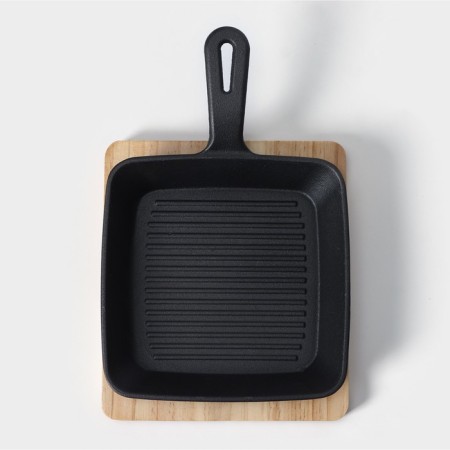 The cast -iron pan “Square. Grill ", 19 × 3 cm, on a wooden stand-2