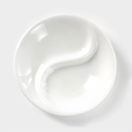 Menzhitsa Porcelain 2 Section 3 Wilmax cells , D = 9 cm, white color