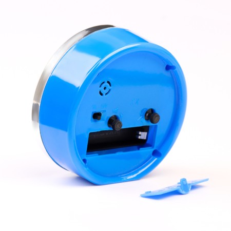 Clock - desktop an alarm clock, discrete move, 10 x 10 cm, aa-1