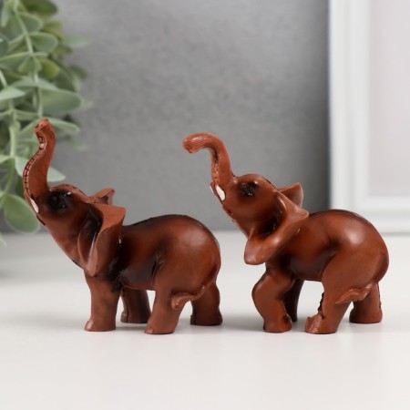 Souvenir "Elephant" under the red tree 7x8x3 cm mix