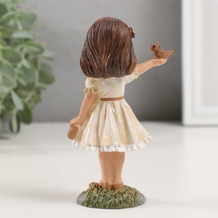 Polystone souvenir "Girl with a chick on the handle" 7.5x4x12.5 cm-2