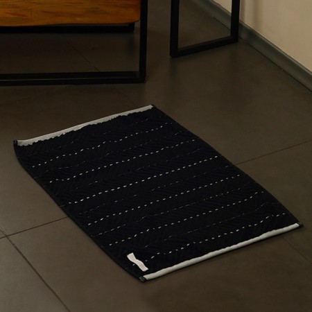 Terrier rug Sl Home: Lines "Dark Mare" 50x70 cm, 100% cotton, 750 g/m2