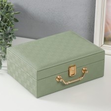 Casket to the leatherette for jewelry 