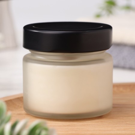 Aromatic candle made of soy wax in a bank, 75 g, melon mb-2