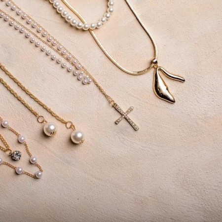 Piece "Chain" thread of pearls, a smooth cross, white color in gold, 35 cm-3