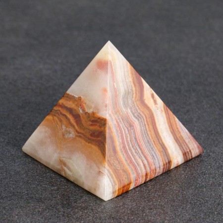 Souvenir "Pyramid", 3.8 cm, onyx-1