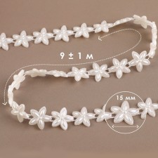 Pearls on threads, flat, “flowers”, 15 mm, 9 ± 1 m, white color