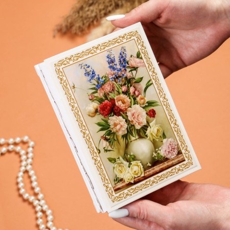 Casket "Bouquet of flowers in a vase", white, 11 × 16 cm, lacquer miniature-2