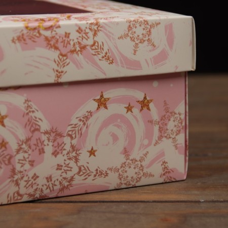 The box is folding, the lid is, with the “Happy New Year” window 30 x 20 x 9 cm-2