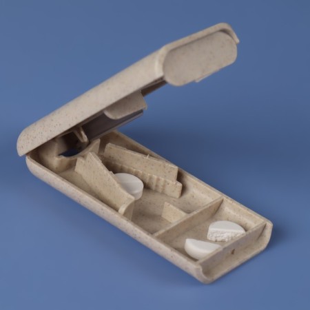 A tabletire with a divider, 8 × 4 × 1.5 cm, 1 section, color mix-4