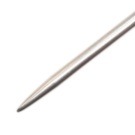 The knitting needles are circular, metal, 40 cm/6.0 mm-2