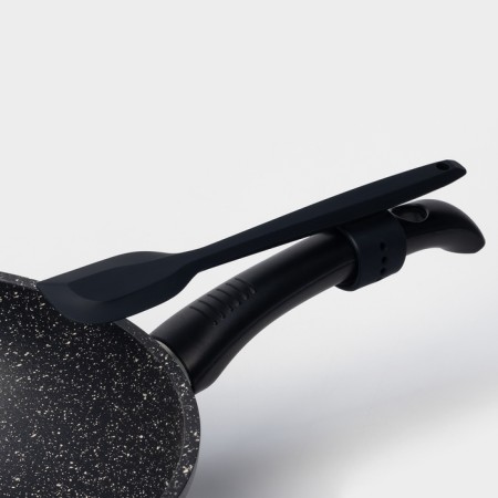 Set of shoulder blades with a magnetic holder-9