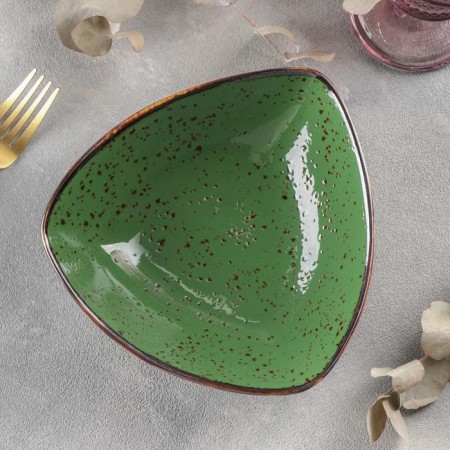 Ceramic triangular "constellation", 18 × 4.2 cm, green color, green-1