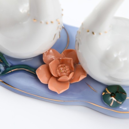 Souvenir ceramics "Two swan in a backwater with a lotus" 13 cm-5