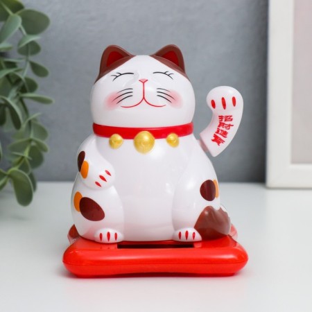 Plastic pendulum from the solar battery "Cat Mani-Neko" spotted 9.5x10x9.5 cm
