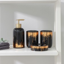 A set of accessories for the bathroom 