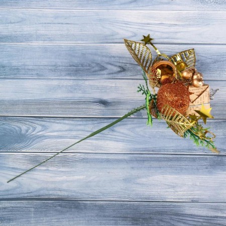 Decor "Winter Tale" Berries and Gift, 15 cm, gold-1