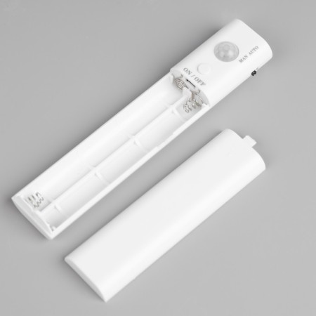 LEAZON LIGHTING LED tape with a motion sensor 2 m, IP65, SMD2835, 60 LED/m, 4HAAA, 3000k-7