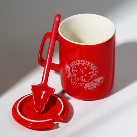 Ceramic mug with a spoon and lid "Miracles Time", 400 ml, red color-4