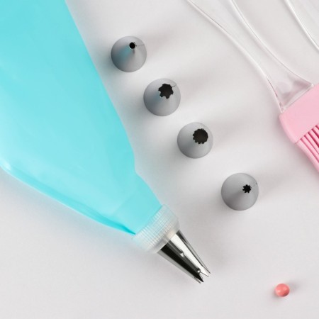 Confectionery set "Ice", 9 objects: blade, brush, adapter, bag 30 × 15 cm, nozzles 5 pcs-1