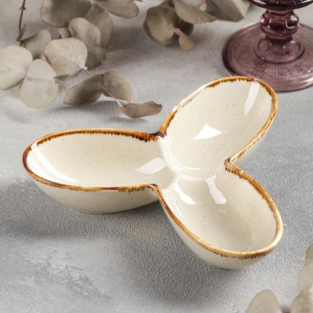 Menzhitsa ceramic 3 cells "sapphire", 18 × 3.5 cm, beige color