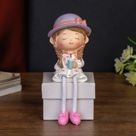 Polystone souvenir "Baby/Baby in a hat, with cocktail" Long legs mix 18x6.5x7.5 cm-1