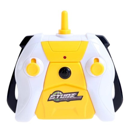 The radio-controlled machine “Atom”, works on the battery, the color of the yellow-3