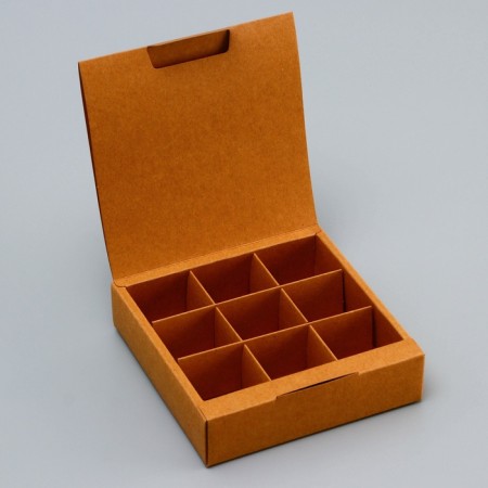 Box for 9 sweets, 13.7 x 13.7 x 3.5 cm. Confectionery packaging-2