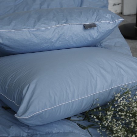 Pillow average, size 70x70 cm, color mix