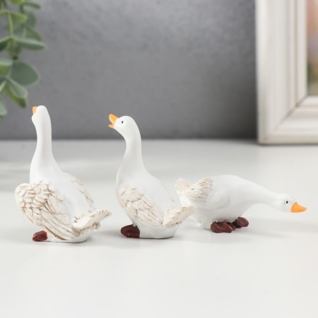 Polystone souvenir "White geese on a walk" set of 3 pcs 5.4x5x4 cm-2