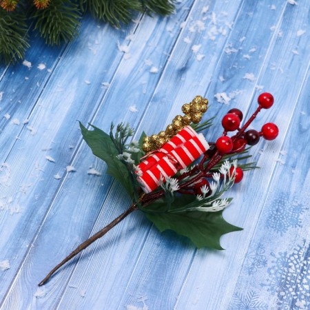 Decor "Winter dreams" bundle of berries Greens, 19 cm-2