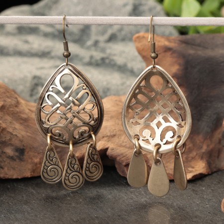 Earrings Amulet "heart knot", brass-1