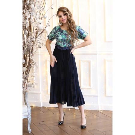 Women's dress, size 42-4