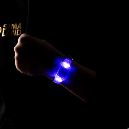 Blue LED bracelet, CR2016x2 batteries, glow blue