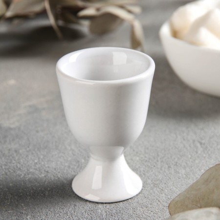 Ceramic stand under the egg “Blanche”, D = 4 cm, white color