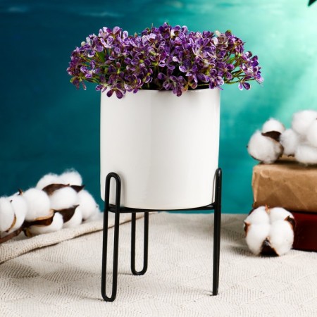 Kashpo "cylinder" white, on a black stand, 14x10x10cm