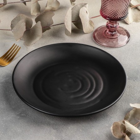 Plastic plate "Black East", d = 21 cm, black color-1