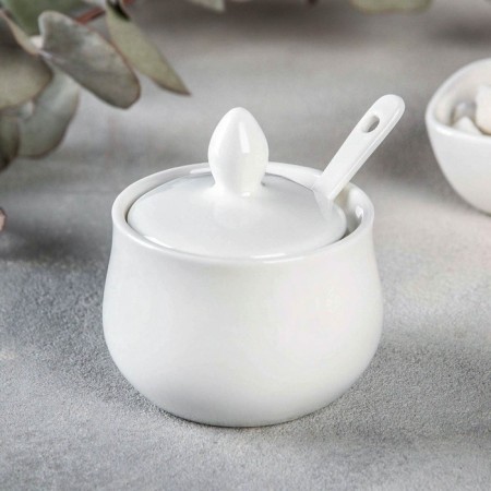 Porcelain sauce with a spoon Wilmax, 130 ml, d = 7 cm, white color