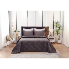 The bedspread and pillowcase 