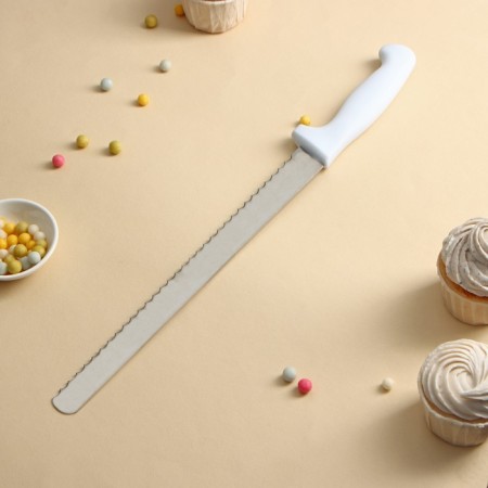 Biscuit knife, large teeth, plastic handle, working surface 30 cm, blade thickness 1.8 mm-1