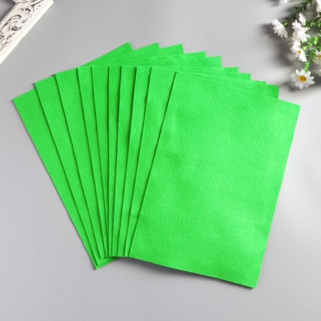 Soft 1 mm felt "bright green" set of 10 sheets format A4-2