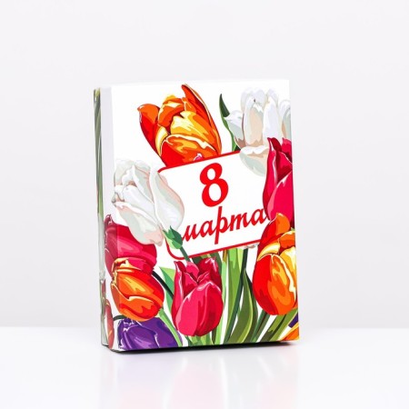 Gift box team "Bouquet of tulips" 21 x 15 x 5.7