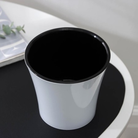 Kashpo for flowers with the insert "Art", 1.2 l, the color is white-black-2