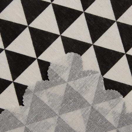 Groundpress "Triangles" 145x145 ± 3cm, 100%PE, Rogozhka 130 g/m-1
