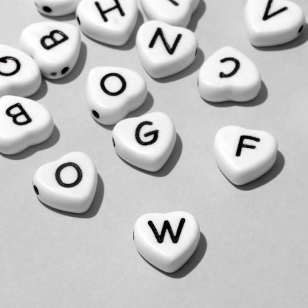 Acrylic bead "English letters" mix, heart 12 × 12 mm, set 10 g, black and white color-1