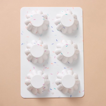Konfinetta baking form “Sweets. Puding ”, silicone, 25.8 × 17.8 × 3 cm, 6 cells (D = 7 cm), white color-1