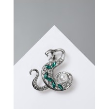 Brooch 